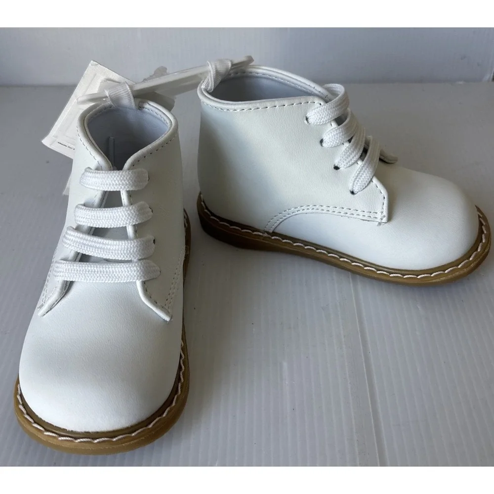 *NEW* Crown & Ivy Baby Shoes Size 4 ( 9-12 Months )